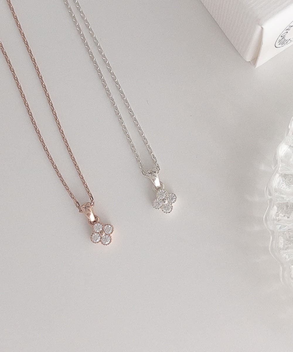 Mini Clover Pendant Silver Necklace