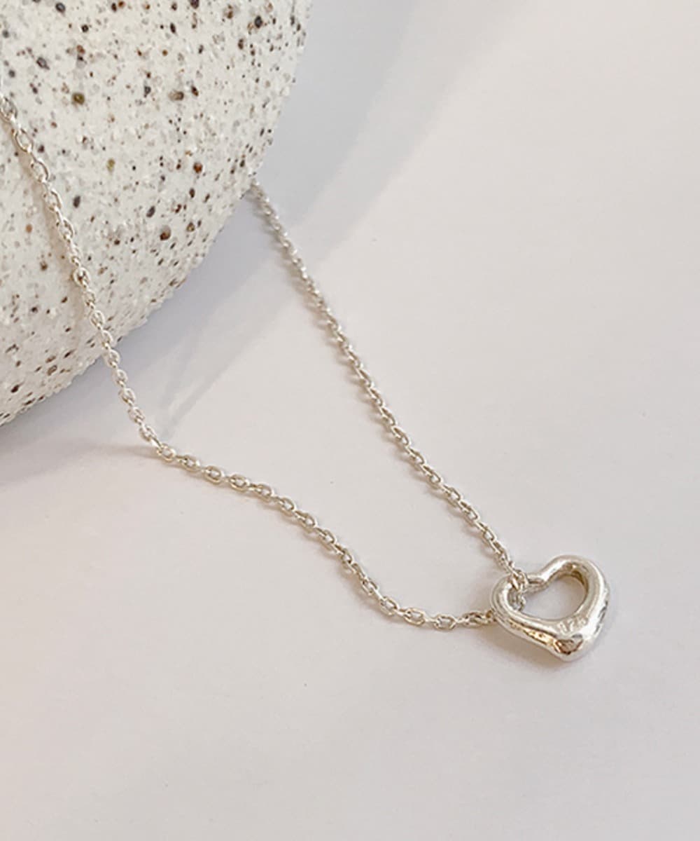 Tiny Heart Pendant Silver Necklace