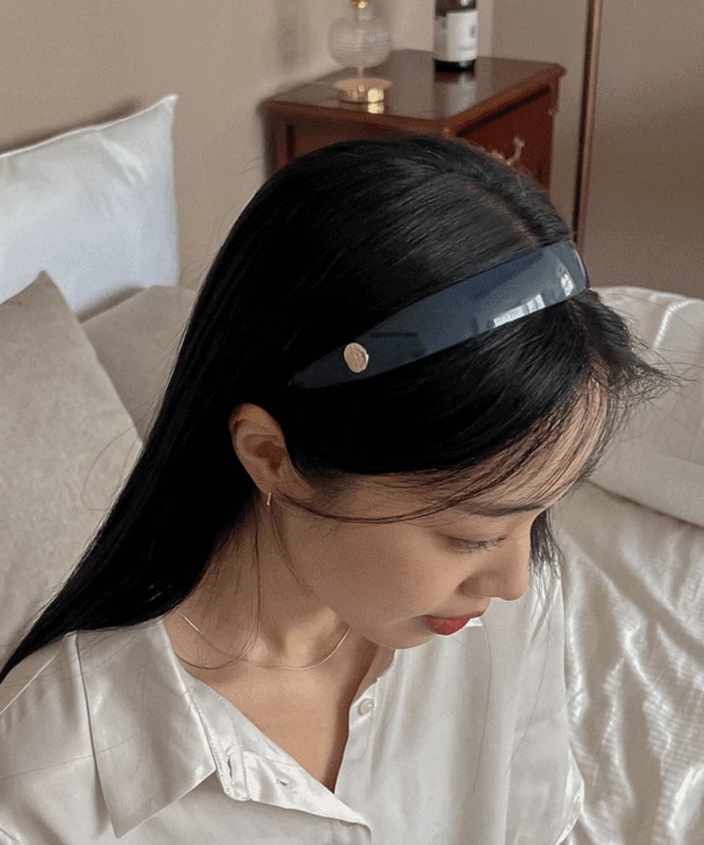 Gold Label Acrylic Headband Hair Tie