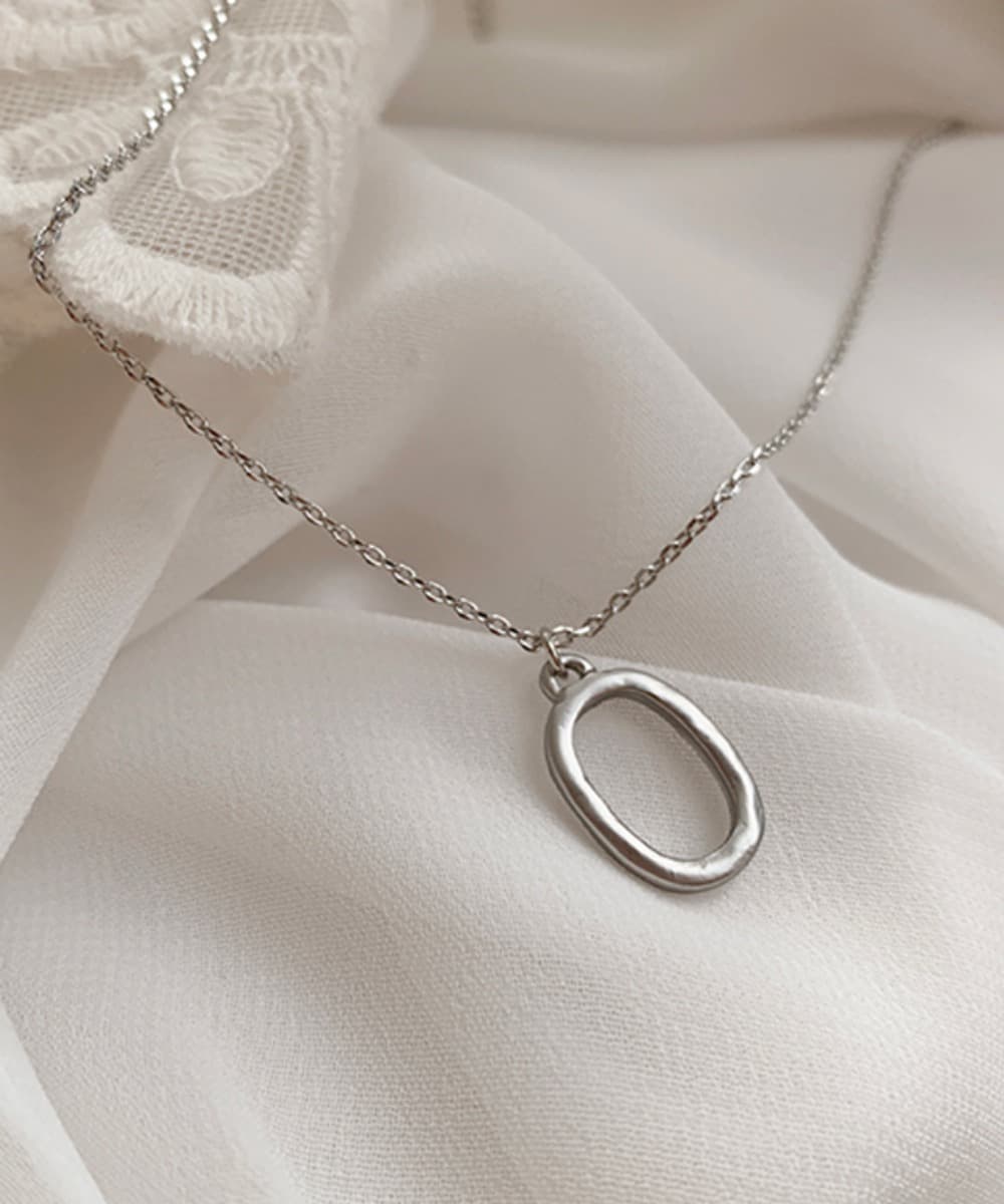 Matte Round Pendant Necklace